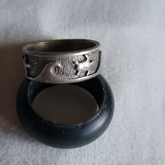 Rings - Picture 4 of 6